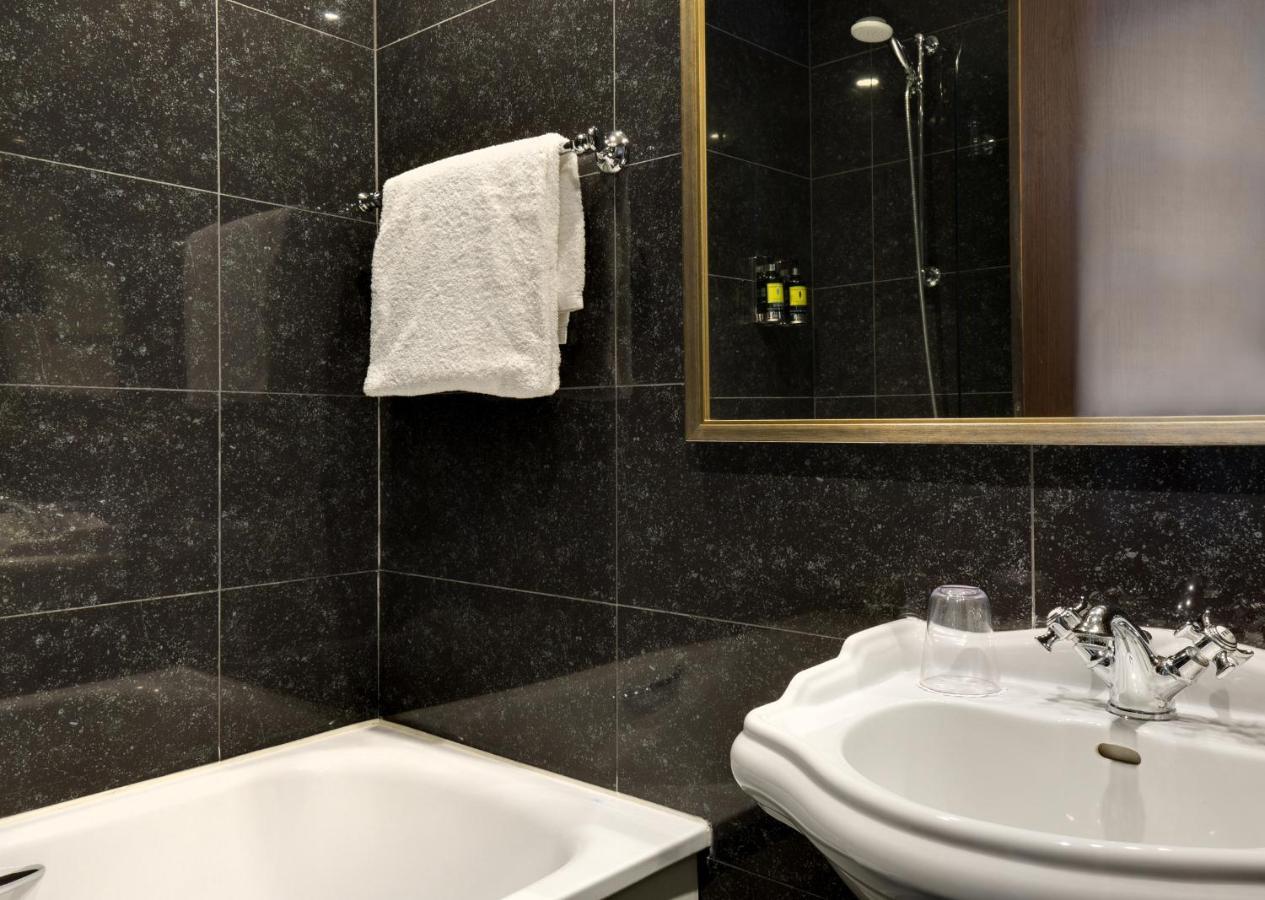 Le Senat Hotel Париж Екстериор снимка
