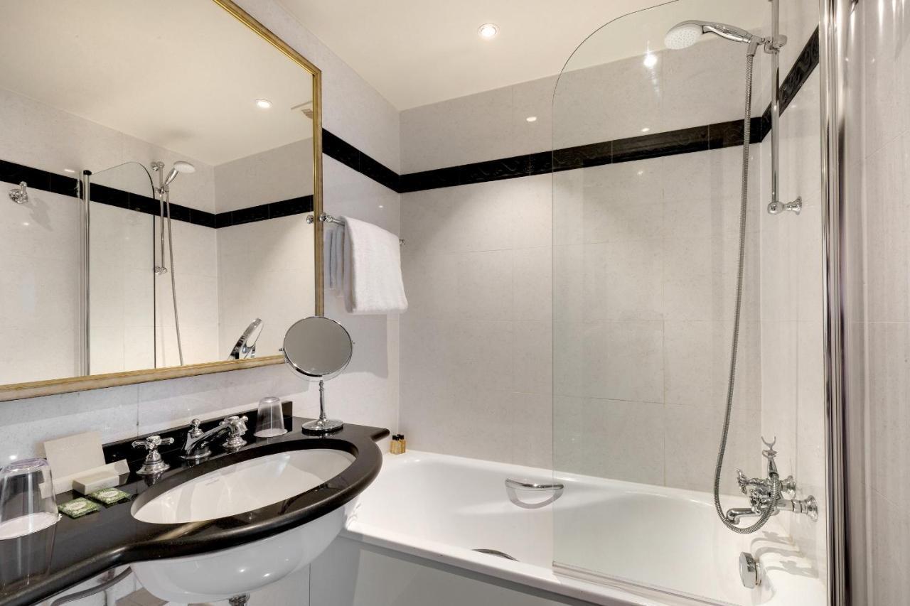 Le Senat Hotel Париж Екстериор снимка